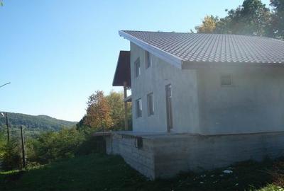 Casă individuală cu 6 camere cu Canalizare în Pucioasa-Sat - 3