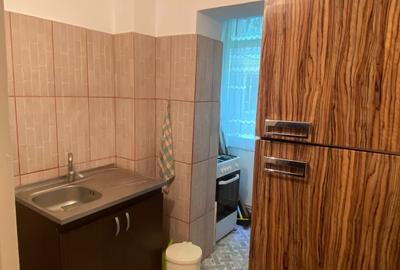 Apartament cu 4 camere semidecomandat, mobilat în Apollo - 9