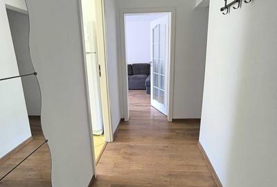 Apartament cu 4 camere decomandat în Sud