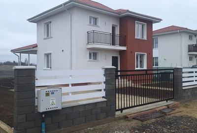 Casă individuală cu 4 camere cu Teren 515 Mp în Crevedia