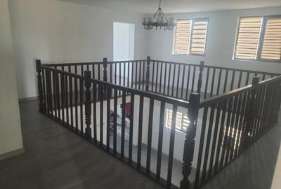 Casă cu 6 camere în Central