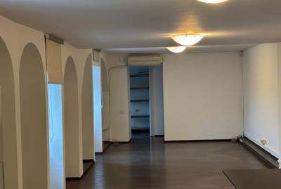 Birou, de 50 mp, în Gara de Nord