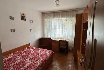 Apartament cu 3 camere decomandat în Fetești-Gară - 12