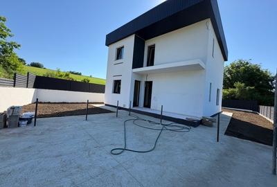 Casă individuală cu 4 camere cu Teren 468 Mp în Vânători (Popricani) - 1