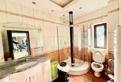 Casă cu Teren 1130 Mp în Central