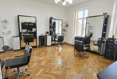 Spațiu comercial, de 54.209999084473 mp, în Central
