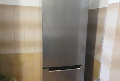 Apartament cu 3 camere decomandat în Tractorul - 7