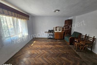 Casă cu 4 camere cu Teren 1672 Mp în Curtea de Argeș