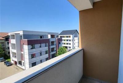 Apartament cu 5 camere decomandat în Dumbrăvița