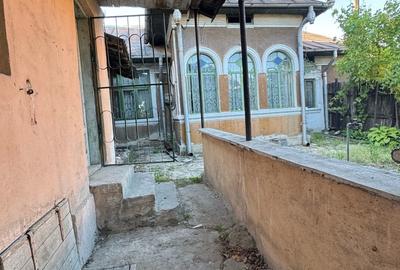 Casă cu 3 camere cu Teren 350 Mp în Central