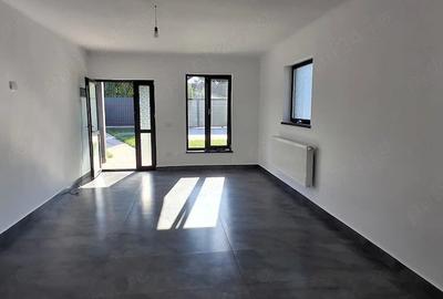 Casă cu 2 camere cu Teren 450 Mp în Central