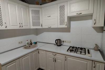 Apartament cu 2 camere decomandat în Medicină