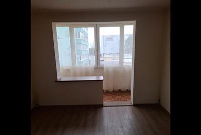 Apartament cu 4 camere decomandat în Dârste - 3