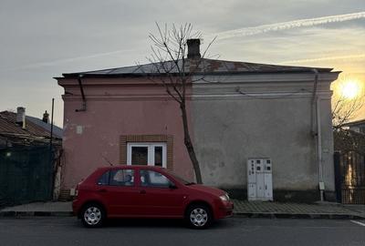 Casă cu 4 camere în Central