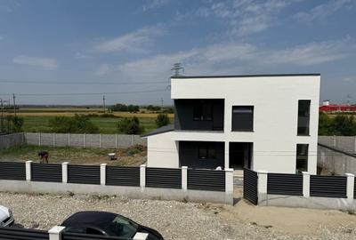 Casă cu 4 camere în Central - 3