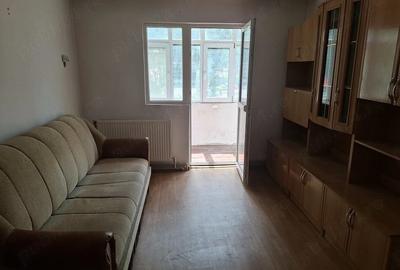 Apartament cu 3 camere semidecomandat în Central - 2