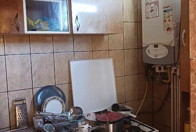 Apartament cu 2 camere decomandat în Petros