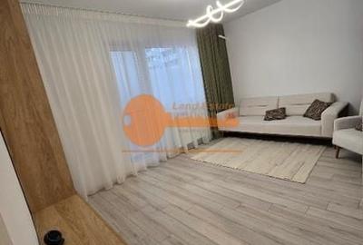 Apartament cu 2 camere decomandat în Uverturii