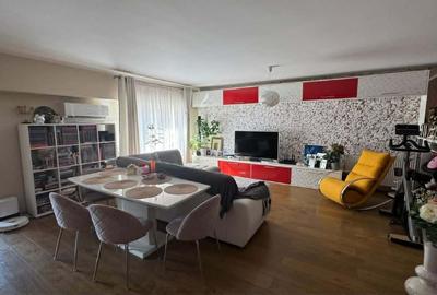 Apartament cu 3 camere decomandat, mobilat în Nicolina