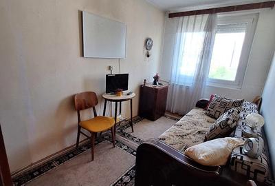 Apartament cu 3 camere semidecomandat în Micro 21 - 3