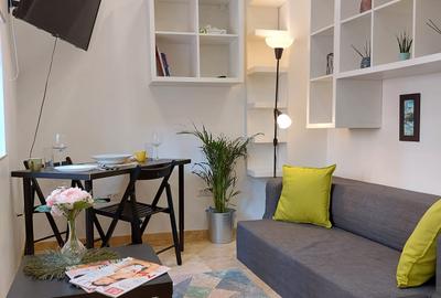 Apartament cu 2 camere decomandat, mobilat în P-ța Universității