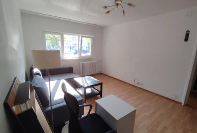 Apartament cu 2 camere semidecomandat în Berceni
