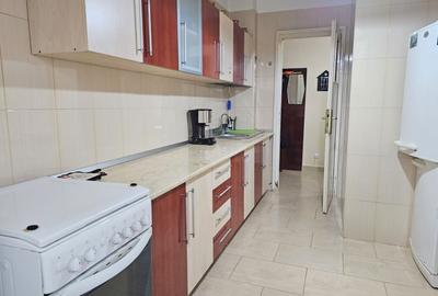 Apartament cu 3 camere decomandat, mobilat în Piața Centrală - 1