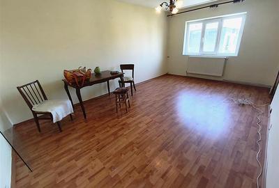 Apartament cu 3 camere decomandat în Unirii Sud - 2