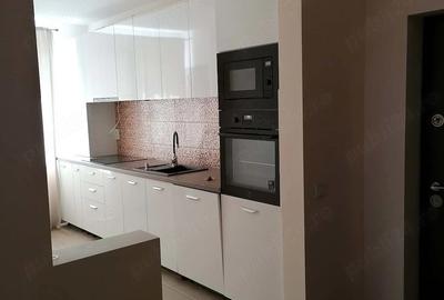 Apartament cu 3 camere semidecomandat în Central - 3