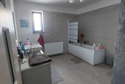 Casă cu 3 camere în Exterior Vest - 3