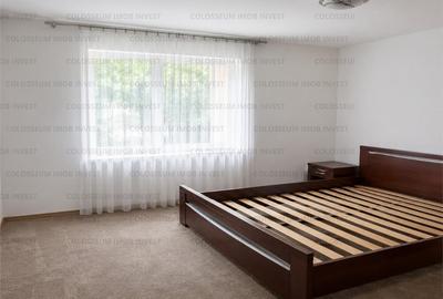 Apartament cu 3 camere decomandat în Astra