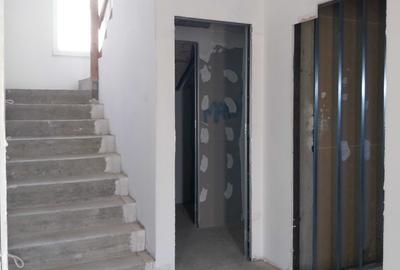 Casă cu 3 camere în Micești - 5