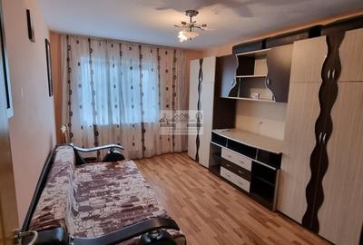 Garsonieră decomandată, mobilată în Est