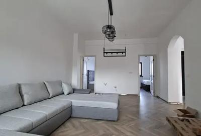 Apartament cu 3 camere semidecomandat, mobilat în Universitate - 1