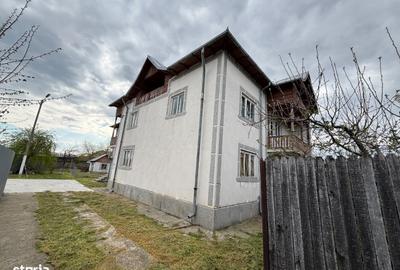 Casă cu 4 camere în Ștefănești