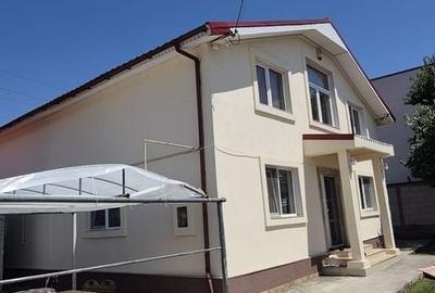 Casă cu 4 camere în Valu lui Traian