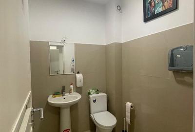 Spațiu comercial, de 96 mp, în Central - 3
