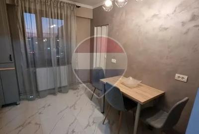 Apartament cu 2 camere decomandat în Intim