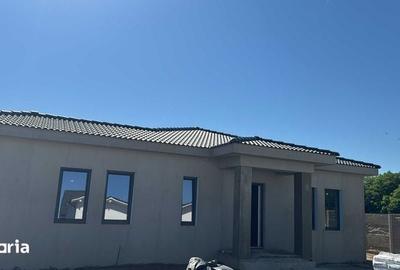 Casă cu 4 camere cu Teren 102 Mp în Central