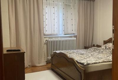 Garsonieră decomandată în Beba Veche