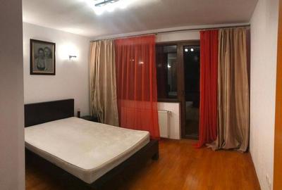 Apartament cu 3 camere semidecomandat, mobilat în Andrei Mureșanu - 1