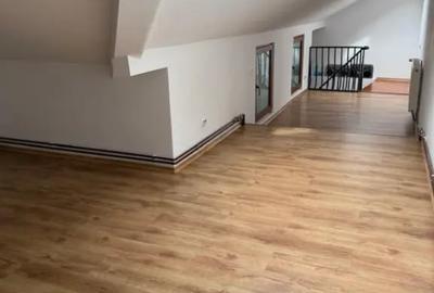 Casă cu 8 camere cu Teren 502 Mp în Castelul Peleș - 3