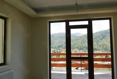 Apartament cu 2 camere decomandat în Bușteni - 2