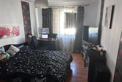 Apartament cu 3 camere decomandat în Baza 3 - 1