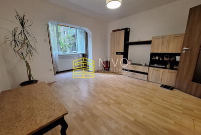 Apartament cu 3 camere decomandat în Dâmbu Pietros