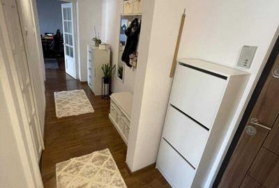 Apartament cu 3 camere semidecomandat în Central