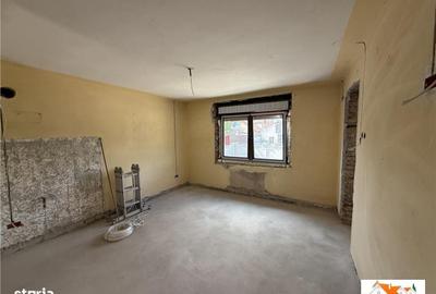 Casă cu 3 camere cu Teren 300 Mp în Central