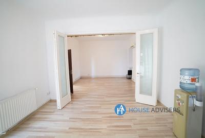 Apartament cu 3 camere, mobilat în Universitate