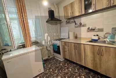 Apartament cu 2 camere semidecomandat în Olteniței