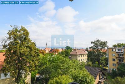 Apartament cu 4 camere decomandat în Central